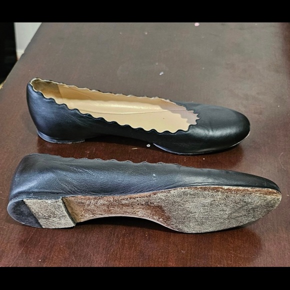 Chloe Scalloped Lauren Flats, Black Leather Chloe Flats in Great Condition - Picture 6 of 8